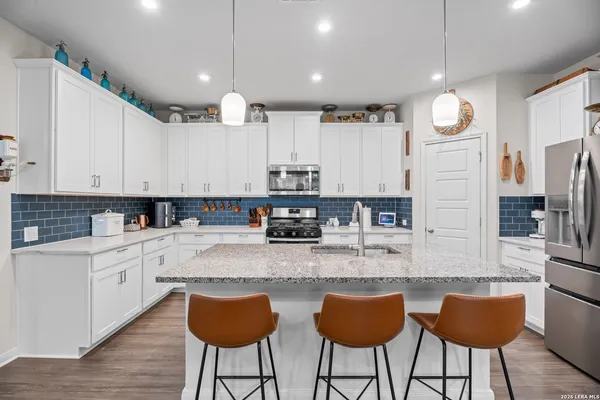 $2,700 | 2040 Market, Schertz, TX 78154