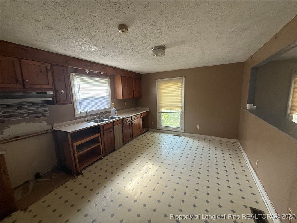 2302 Odom Road Hope Mills, NC 28348 - Photo 8 of 10