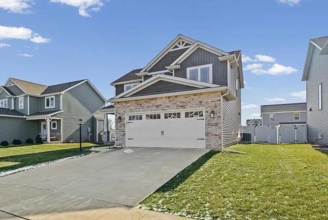 $425,000 | 205 Gailardio, Savoy, IL 61874