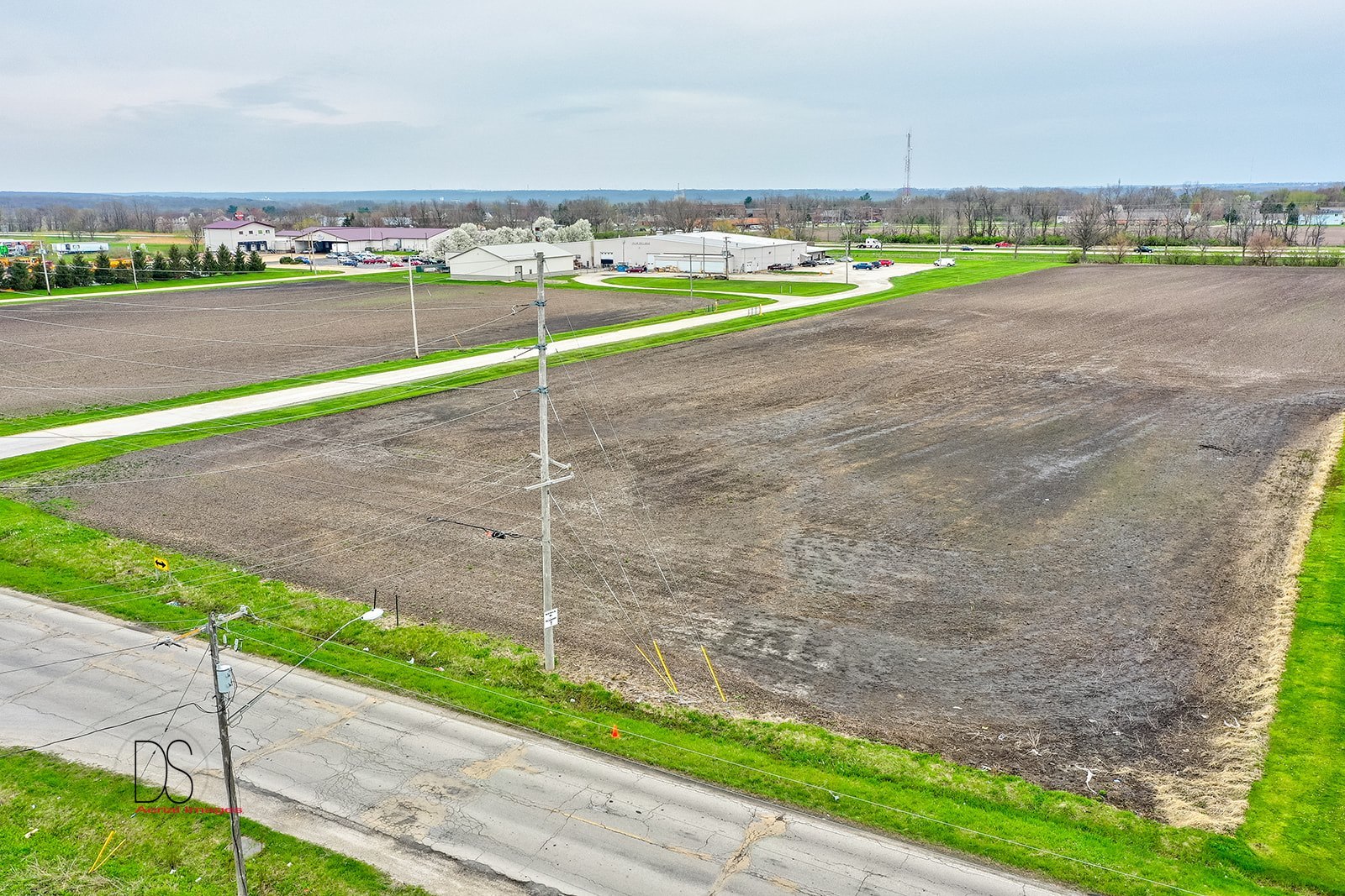 0 East Stevenson Road Ottawa, IL 61350 - Photo 2 of 10 a view of a basket ball ground