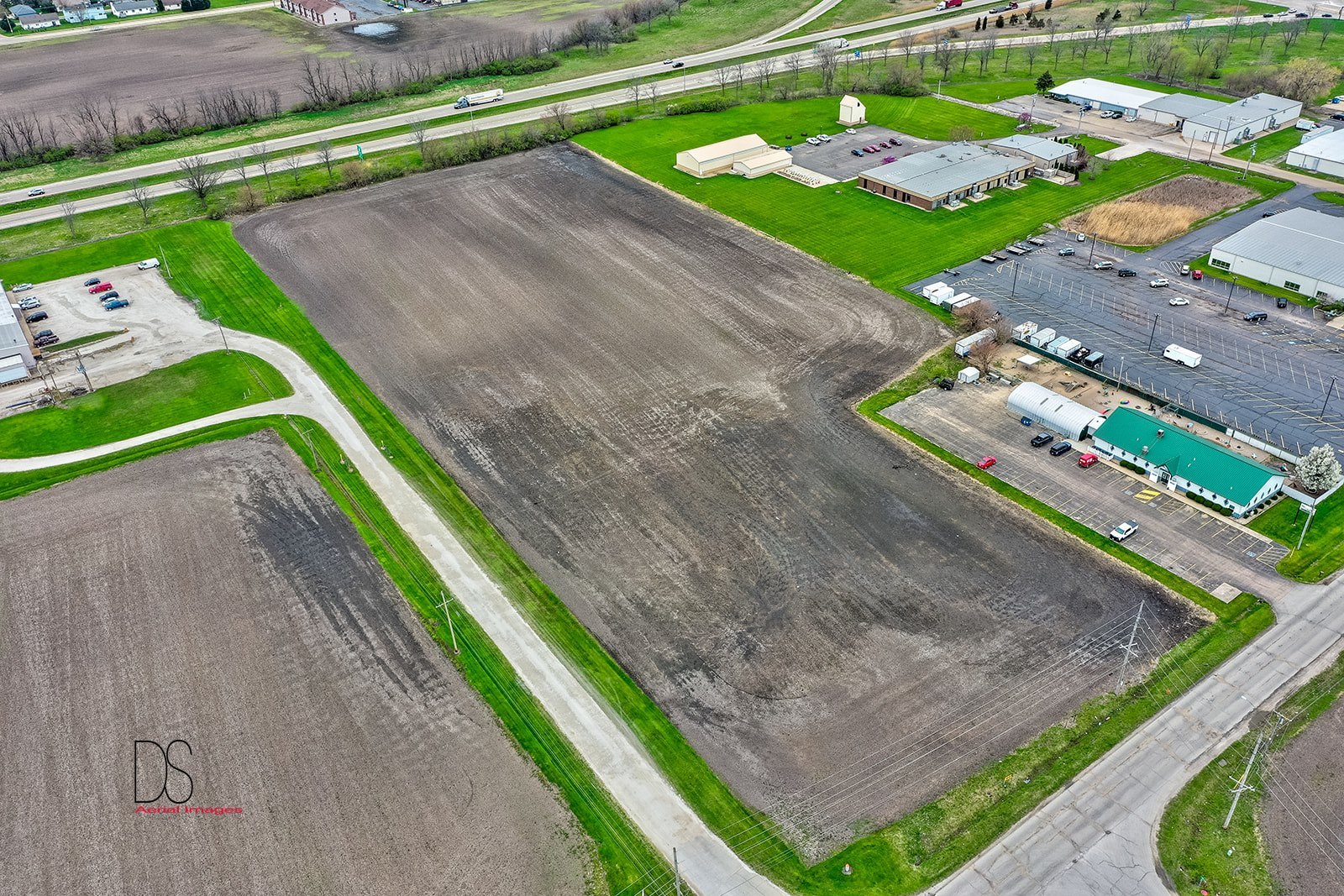0 East Stevenson Road Ottawa, IL 61350 - Photo 5 of 10 a view of a backyard with outdoor space