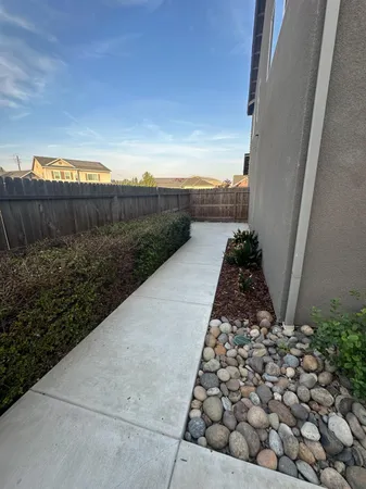 $2,475 | 2124 Las Rosas Avenue, Clovis, CA 93619