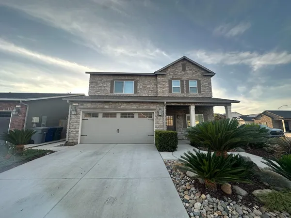 $2,475 | 2124 Las Rosas Avenue, Clovis, CA 93619