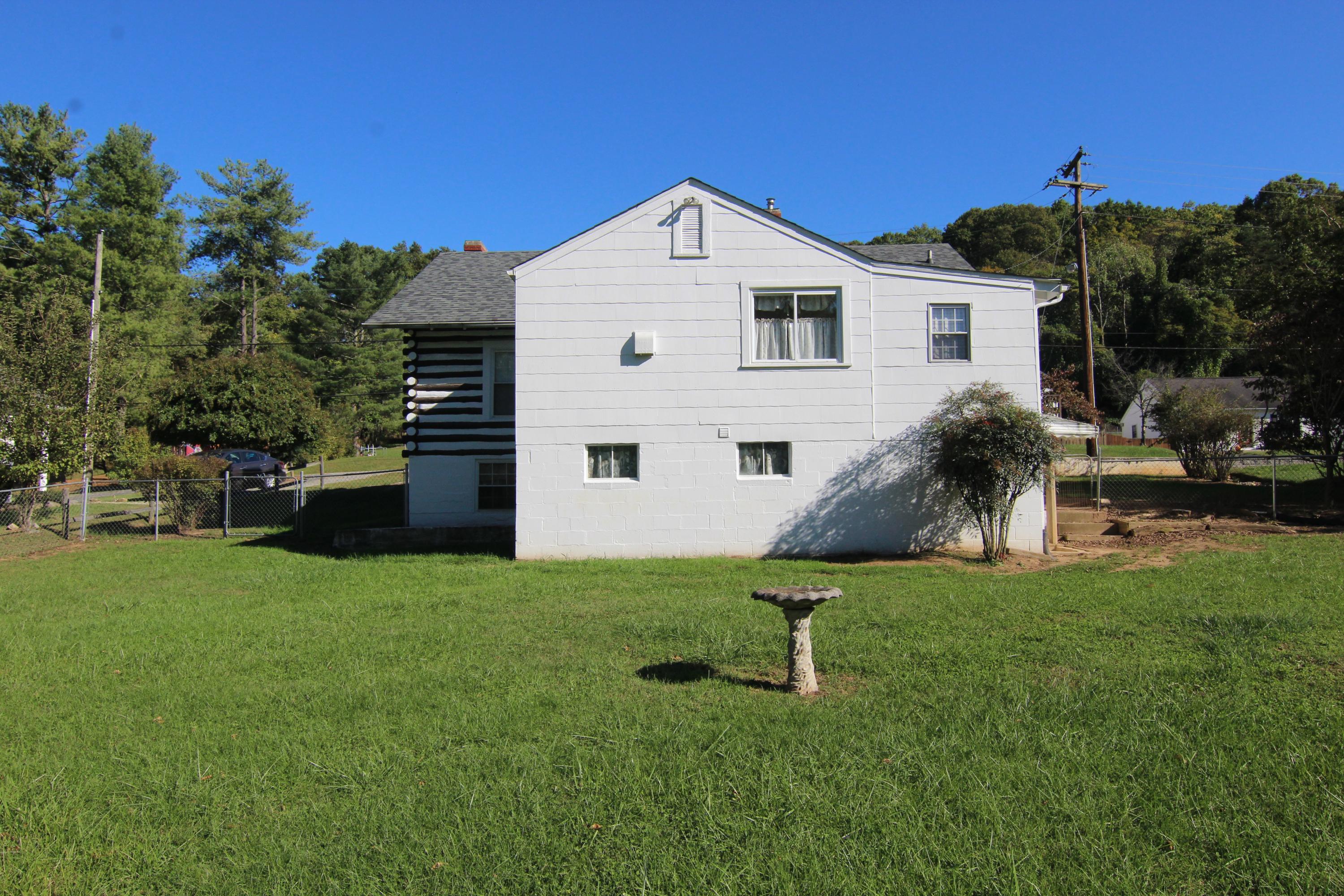 3655 Ventnor Road Southeast Roanoke, VA 24014 - Photo 25 of 27 a view of a house with a yard