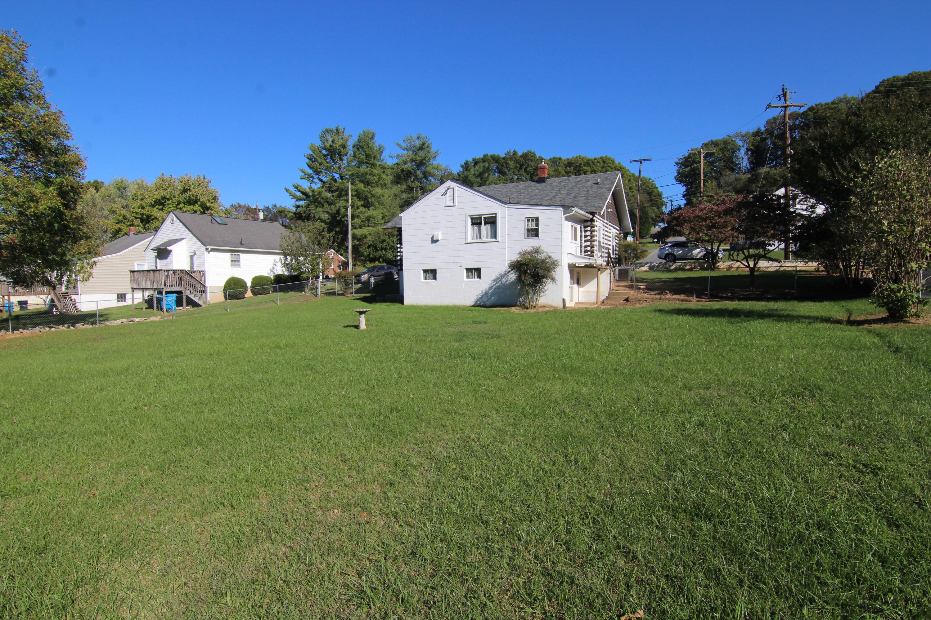 3655 Ventnor Road Southeast Roanoke, VA 24014 - Photo 26 of 27 a view of a house with a yard