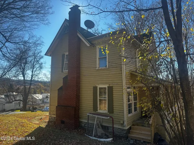 $100,000 | 109 High Street, Cobleskill, NY 12043