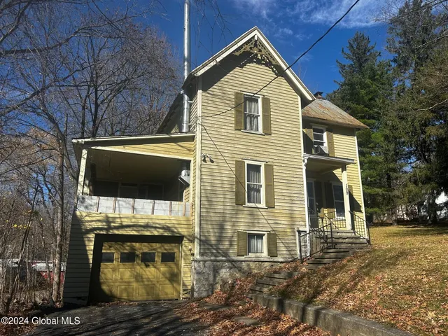 $100,000 | 109 High Street, Cobleskill, NY 12043