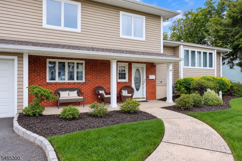77 Harrison Street Clark, NJ 07066 - Photo 4 of 32 Gallery Image 4