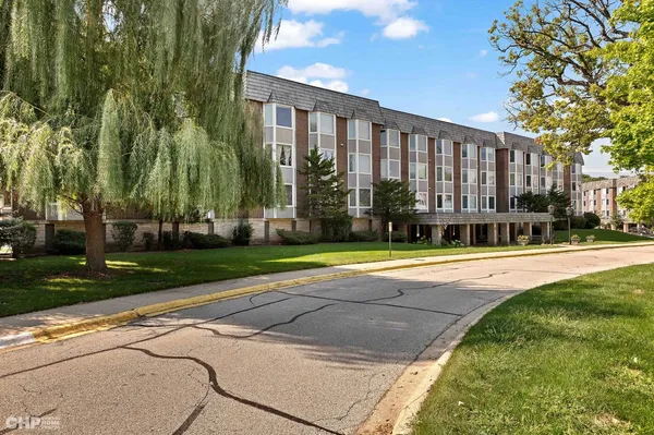 $2,900 | 201 Thames Parkway, Unit 2F, Park Ridge, IL 60068
