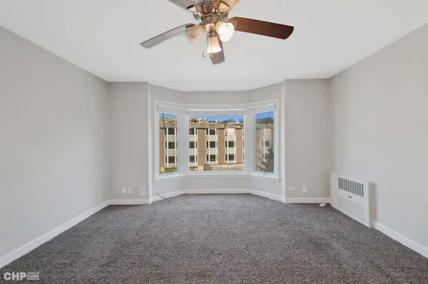 $2,900 | 201 Thames Parkway, Unit 2F, Park Ridge, IL 60068