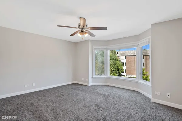 $2,900 | 201 Thames Parkway, Unit 2F, Park Ridge, IL 60068