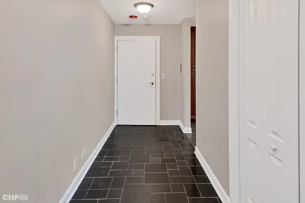 $2,900 | 201 Thames Parkway, Unit 2F, Park Ridge, IL 60068