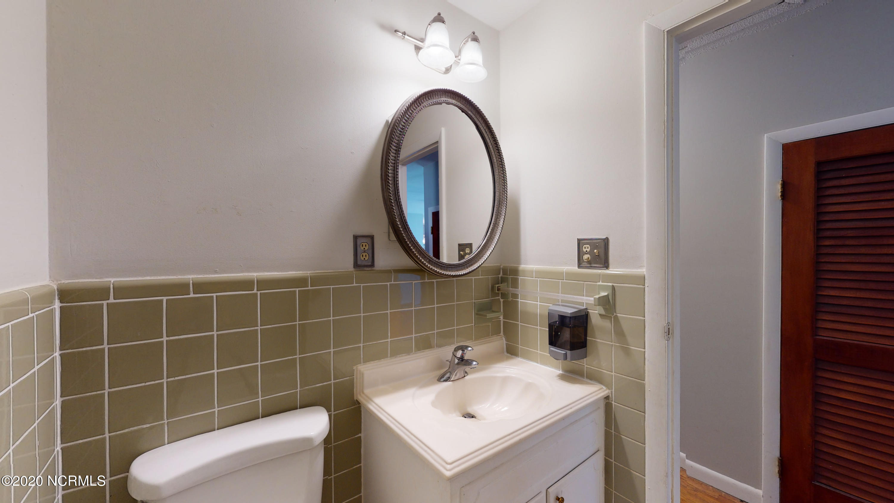 108 Stratford Road Havelock, NC 28532 - Photo 15 of 27 Hall Bath