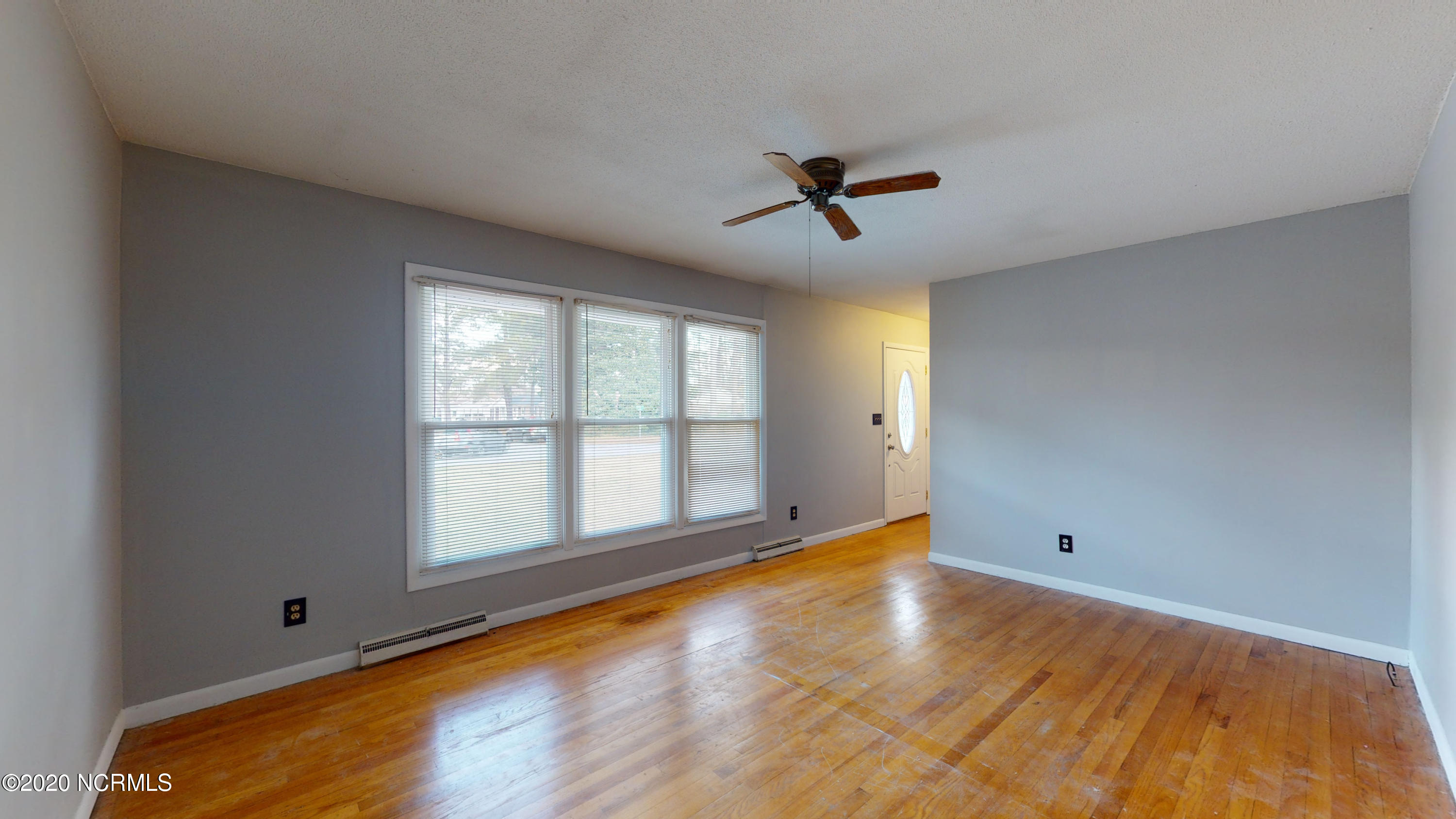 108 Stratford Road Havelock, NC 28532 - Photo 19 of 27 Living Room