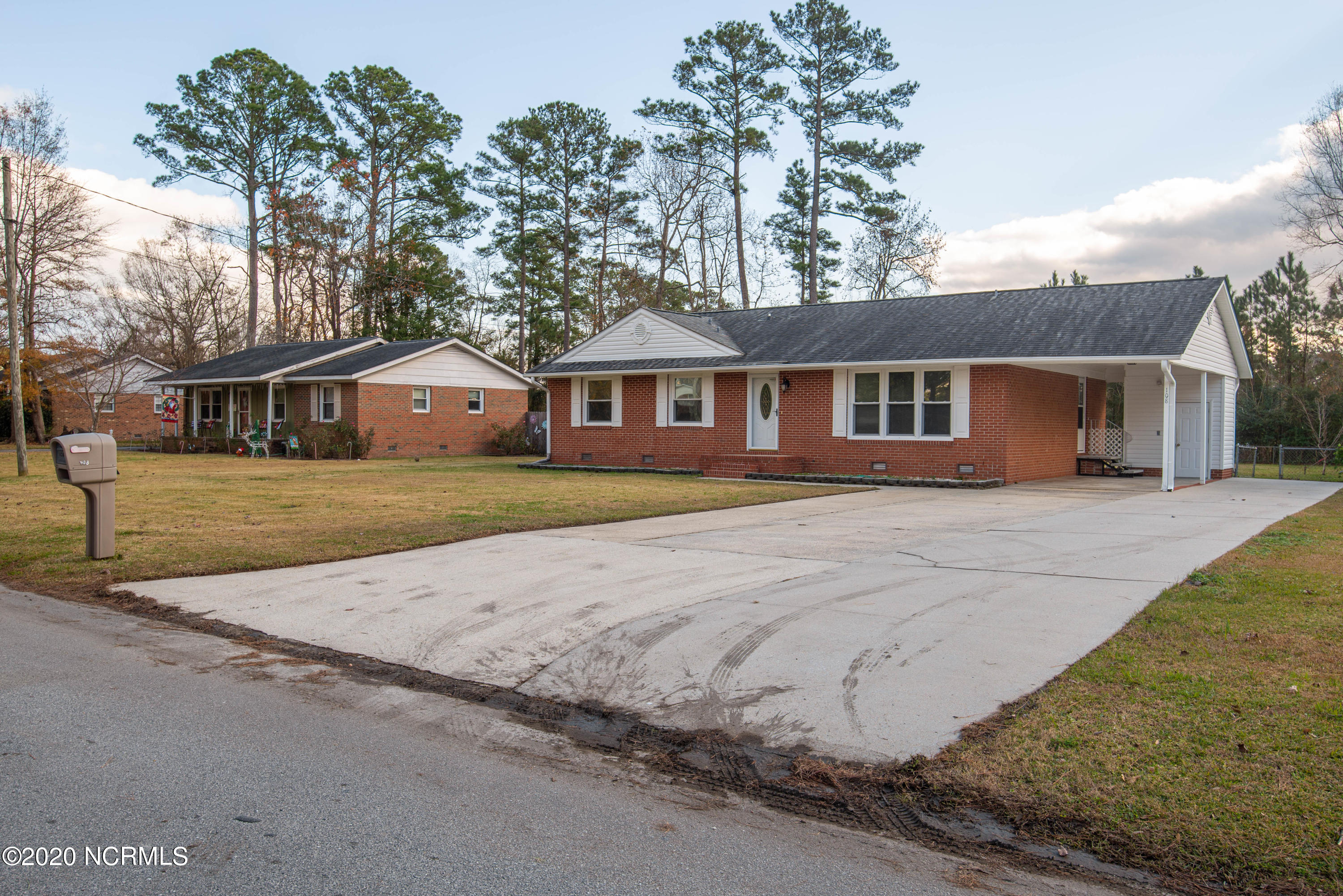 108 Stratford Road Havelock, NC 28532 - Photo 2 of 27 Front View