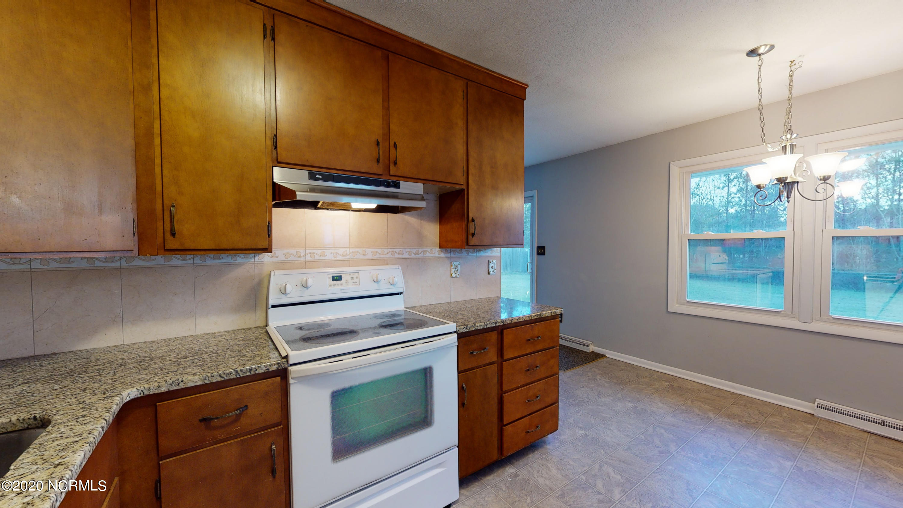 108 Stratford Road Havelock, NC 28532 - Photo 6 of 27 Kitchen
