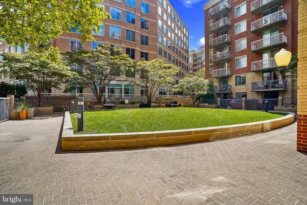 $2,600 | 3830 9th Street North, Unit 508E, Arlington, VA 22203