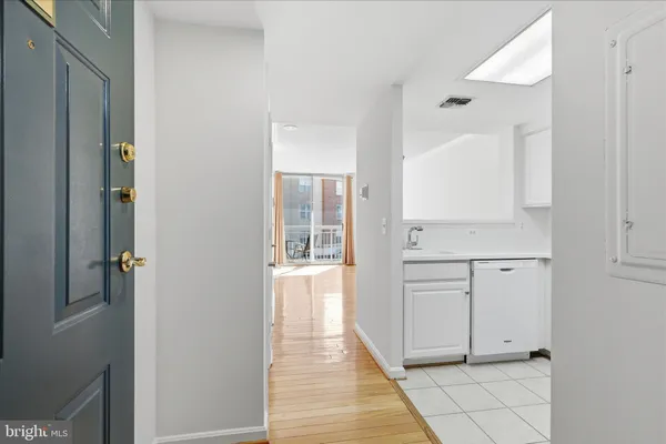 $2,600 | 3830 9th Street North, Unit 508E, Arlington, VA 22203