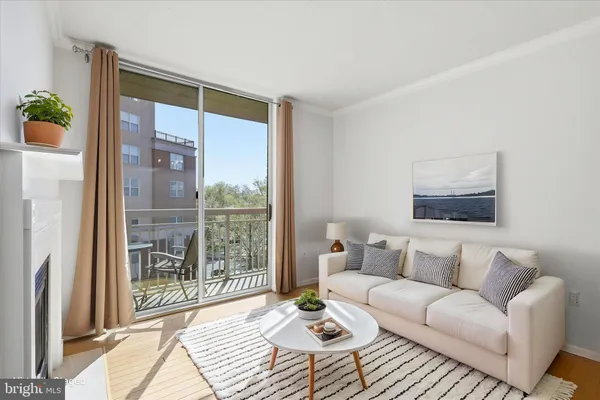 $2,600 | 3830 9th Street North, Unit 508E, Arlington, VA 22203