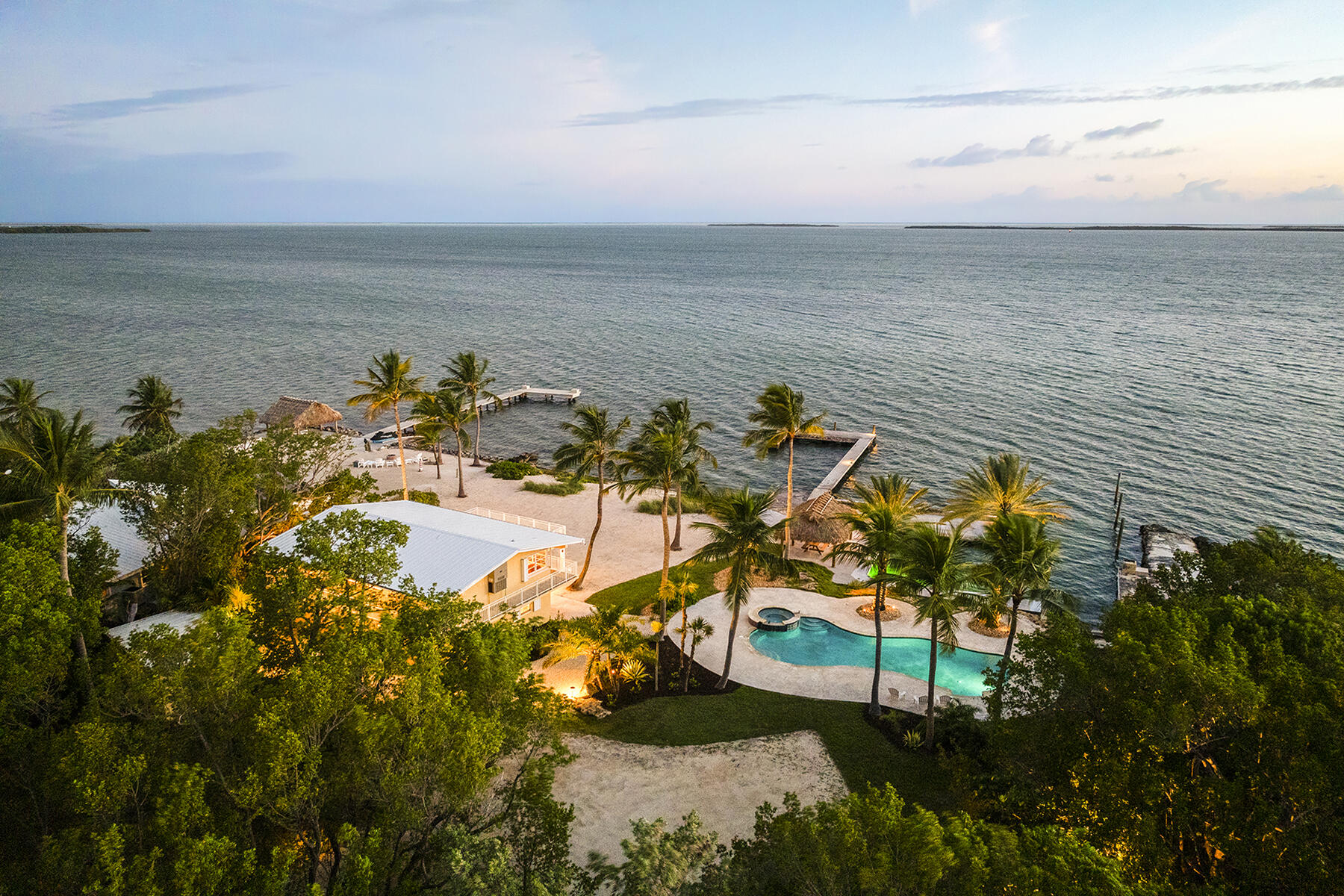 36 Sunset Road Key Largo, FL 33037 - Photo 29 of 55 a view of an ocean