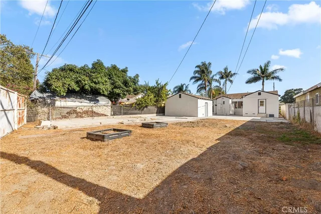 a house view with a outdoor space
