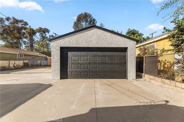 a view of empty room with windows