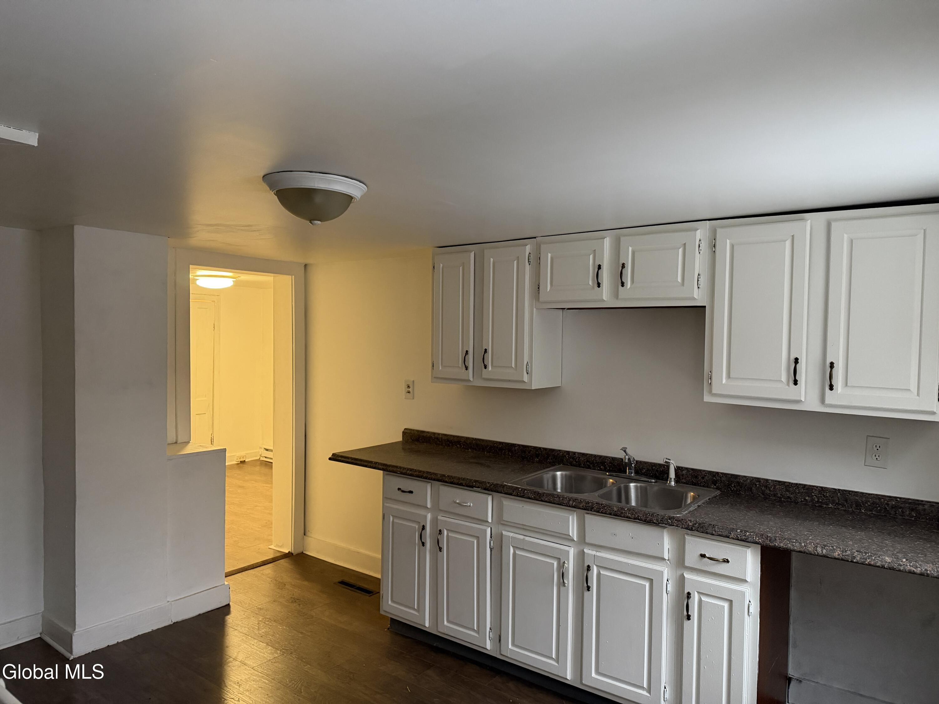 252 Yates Street Albany, NY 12208 - Photo 3 of 11 IMG_9785