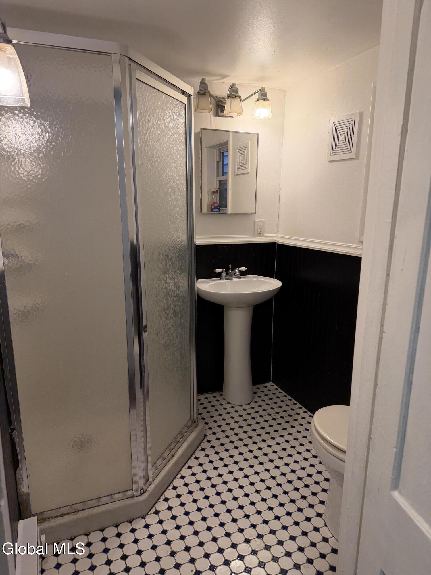 252 Yates Street Albany, NY 12208 - Photo 8 of 11 IMG_9780