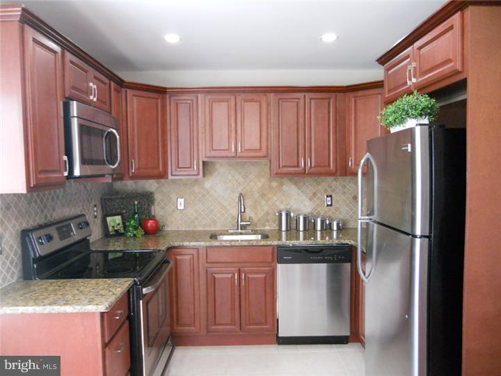 48 Plumtree Road Levittown, PA 19056 - Photo 6 of 17 Kitchen