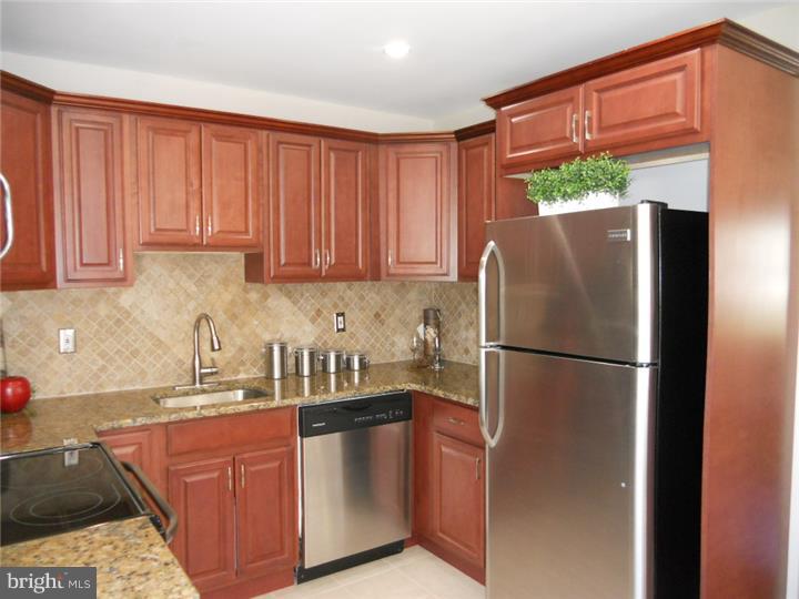 48 Plumtree Road Levittown, PA 19056 - Photo 7 of 17 Kitchen