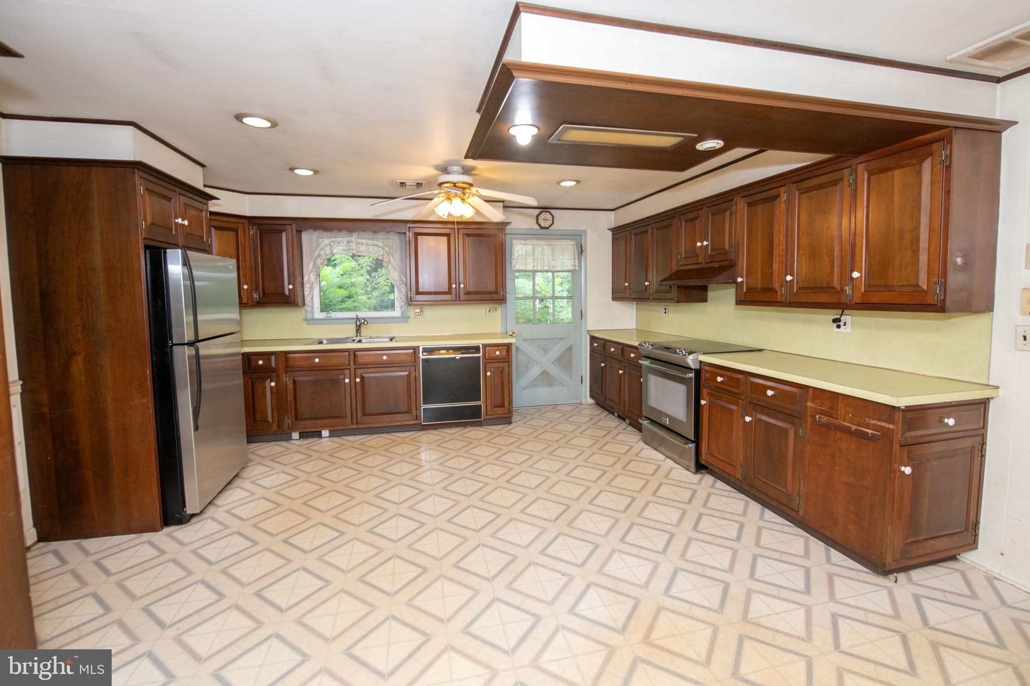 2711 Line Lexington Road Hatfield, PA 19440 - Photo 10 of 50 Gallery Image 10