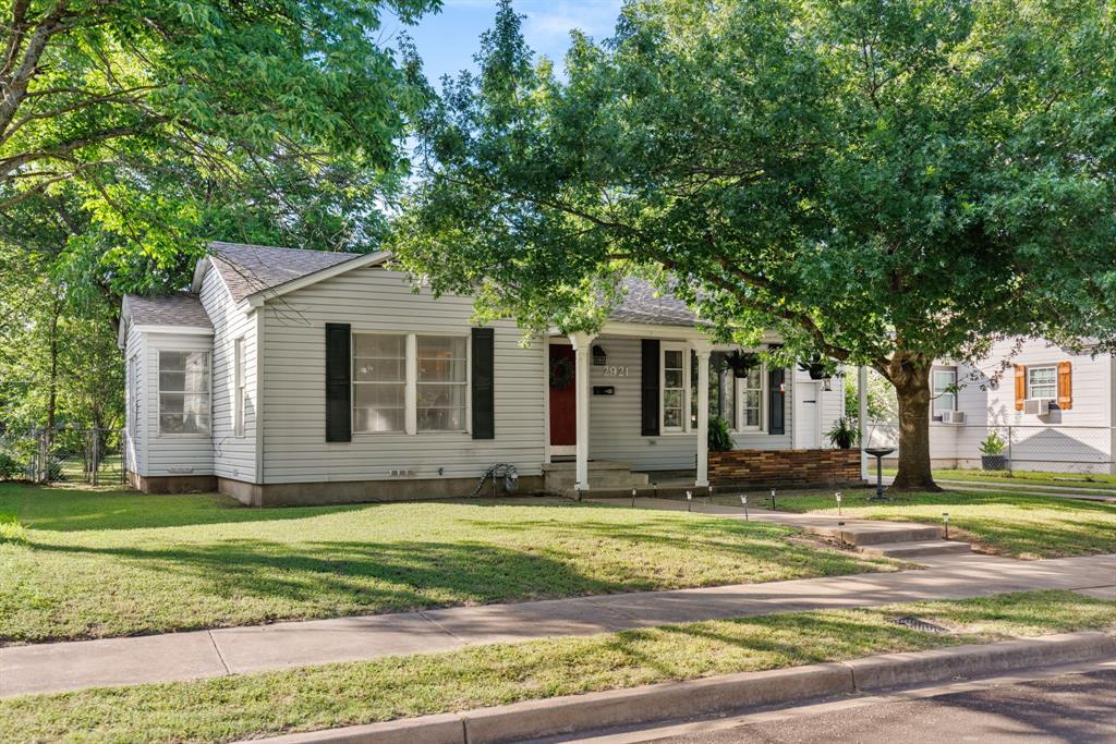 2921 Summer Avenue Waco, TX 76708 - Photo 2 of 23