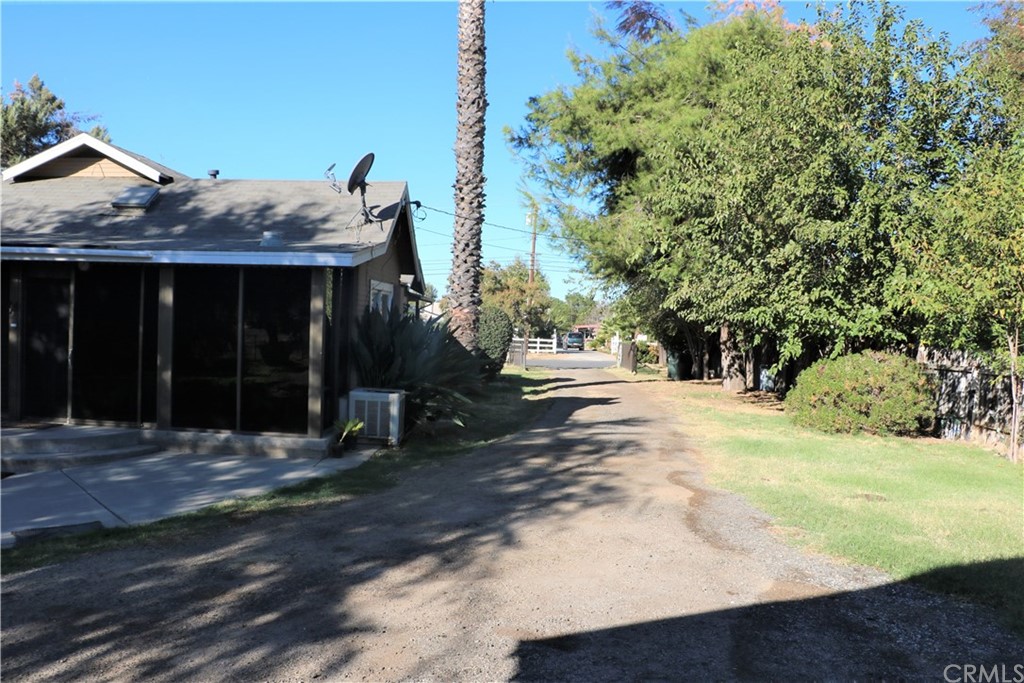 12419 13th Street Yucaipa, CA 92399 - Photo 4 of 23