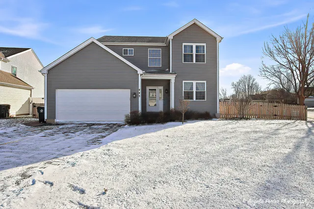 $339,900 | 443 East Stockton Court, Round Lake Beach, IL 60073