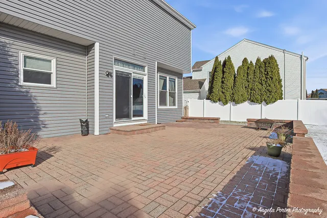 $339,900 | 443 East Stockton Court, Round Lake Beach, IL 60073