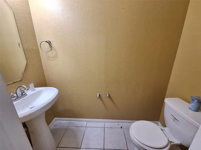 $257,000 | 211 Sea Breeze Drive, Bacliff, TX 77518