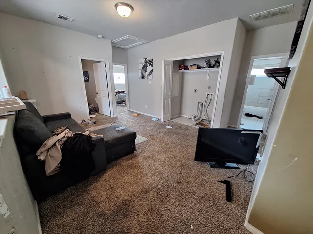 $257,000 | 211 Sea Breeze Drive, Bacliff, TX 77518