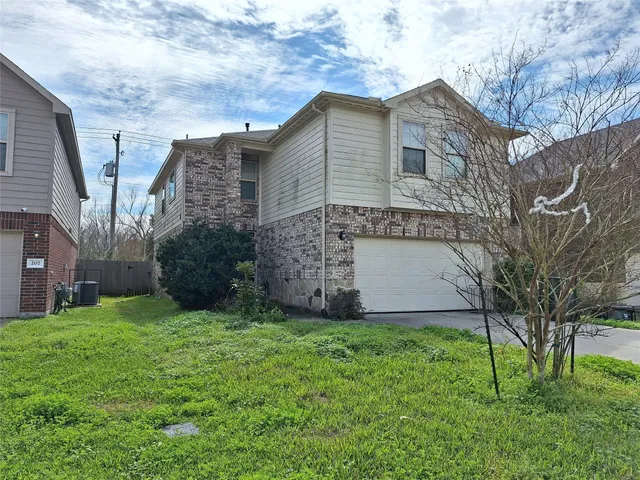 $257,000 | 211 Sea Breeze Drive, Bacliff, TX 77518