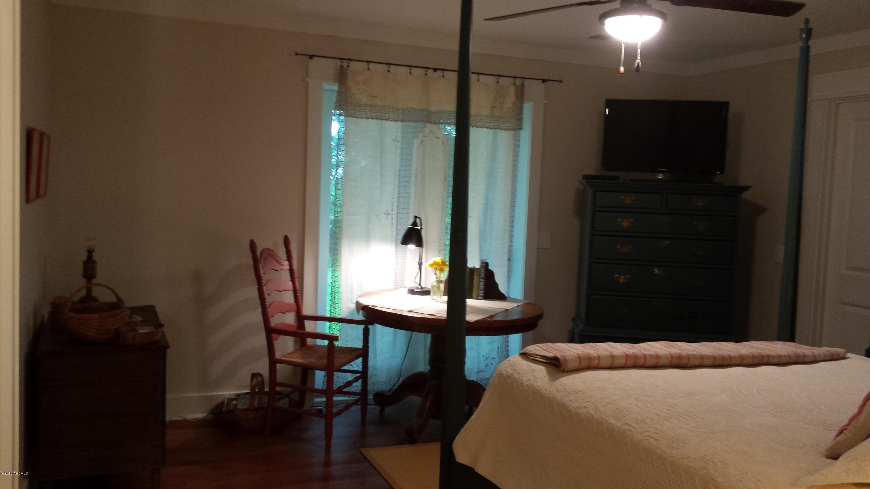 4040 Shell Point Road Beaufort, SC 29906 - Photo 21 of 35 193