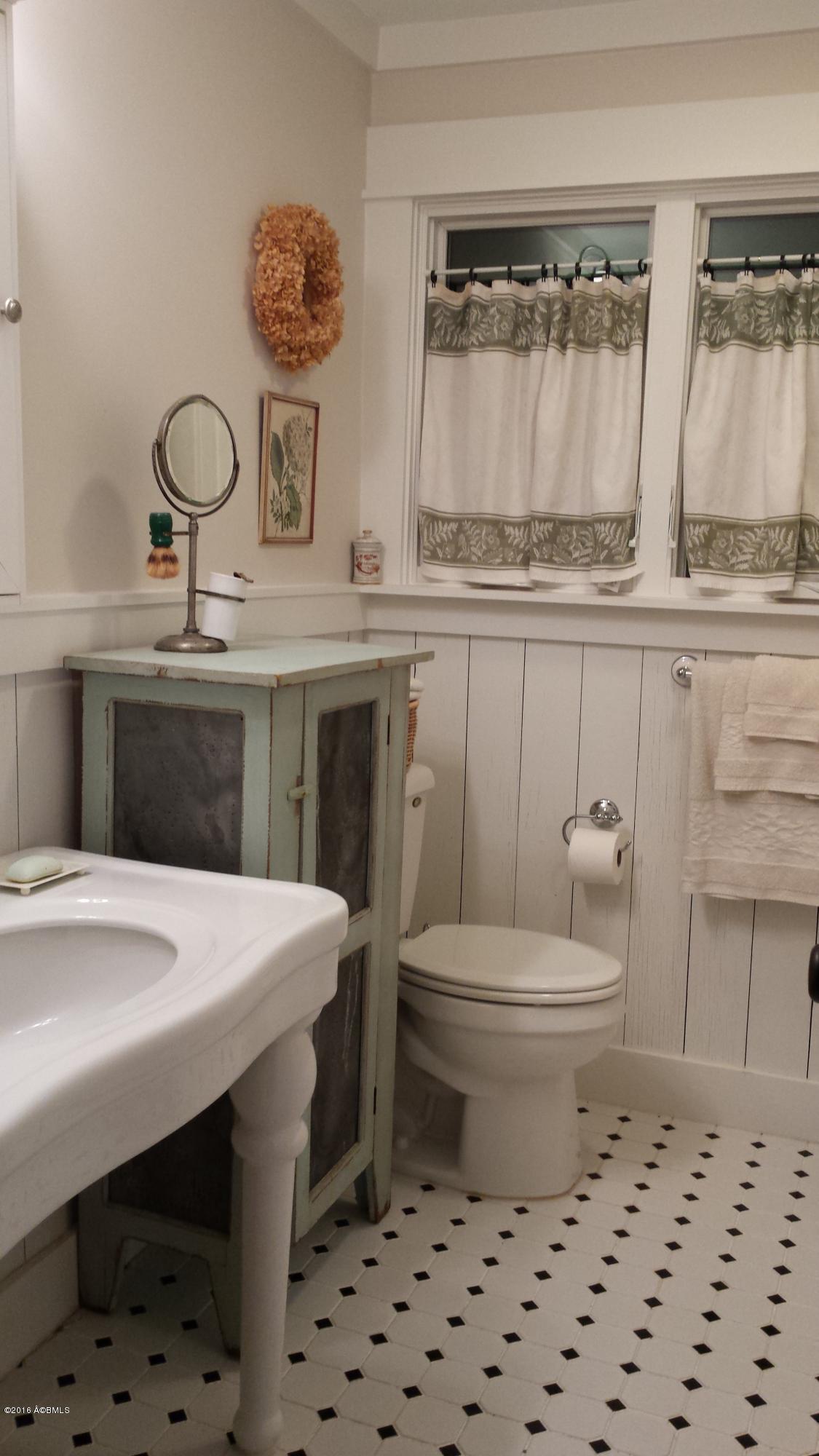 4040 Shell Point Road Beaufort, SC 29906 - Photo 29 of 35 157
