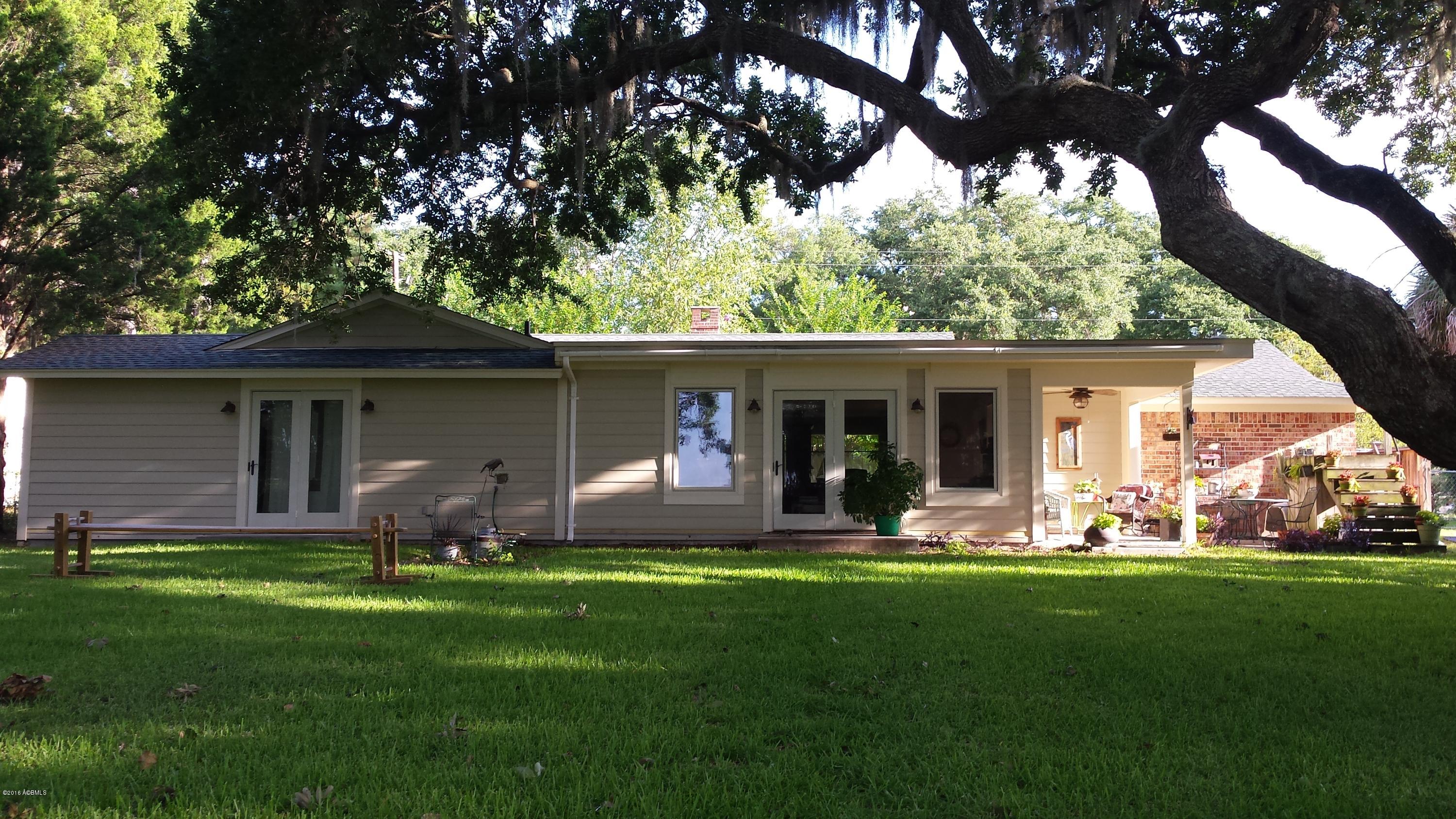 4040 Shell Point Road Beaufort, SC 29906 - Photo 8 of 35 200