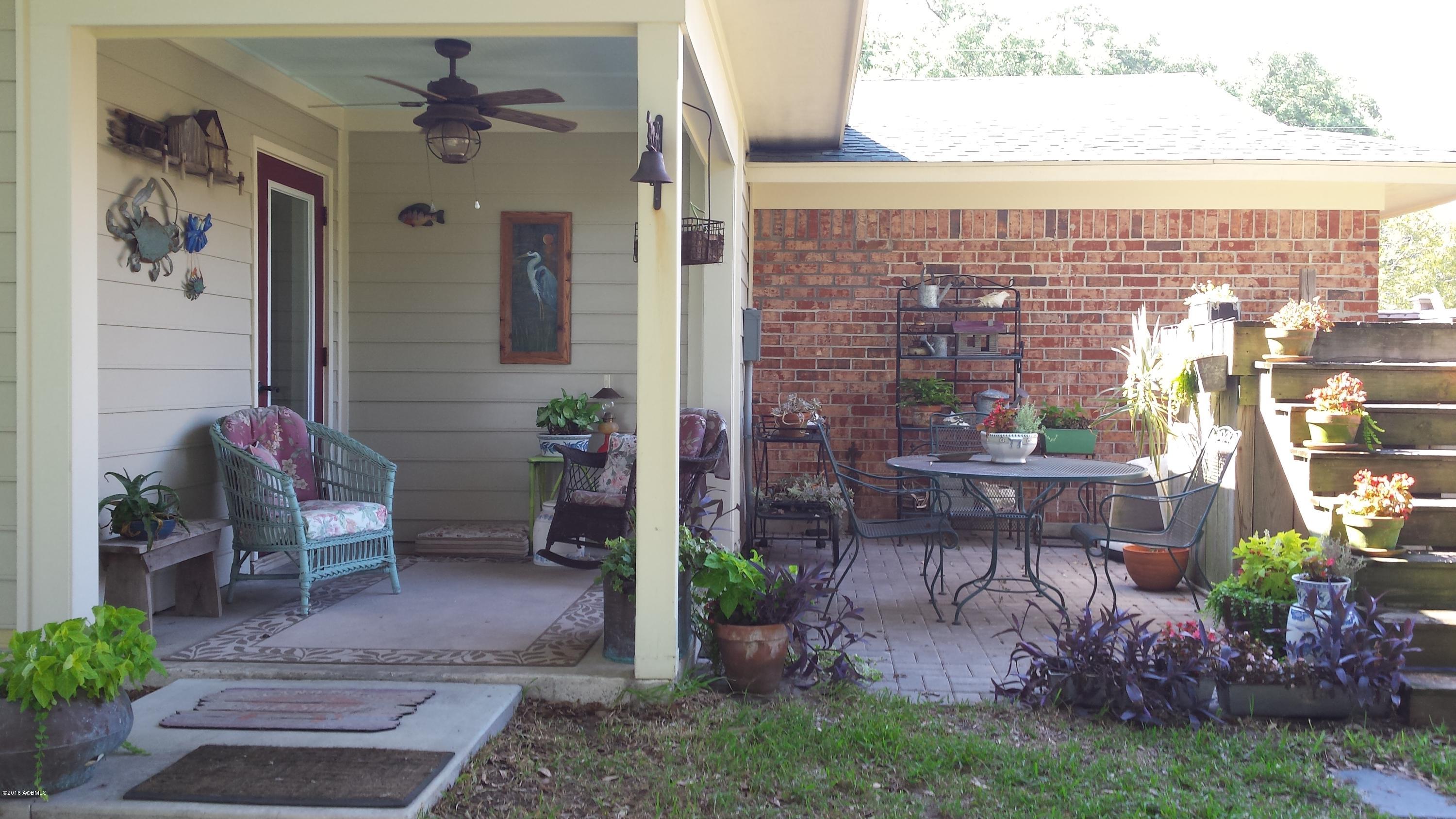 4040 Shell Point Road Beaufort, SC 29906 - Photo 10 of 35 210