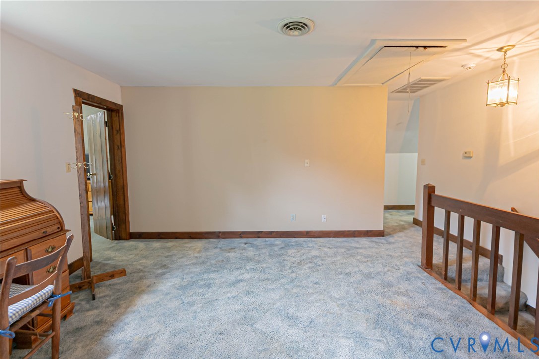 19321 River Road Chesterfield, VA 23838 - Photo 39 of 50 a view of hallway with walk in closet