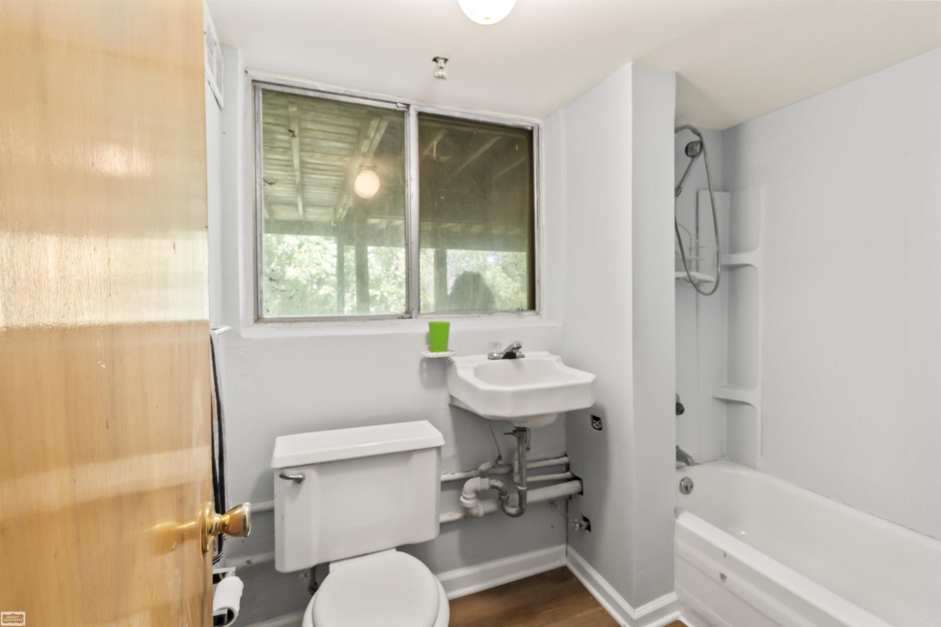 42910 Utica Road Sterling Heights, MI 48314 - Photo 22 of 32 50176117-272499A0-334F-4596-BB6B-5E805C0C9B08.JPG