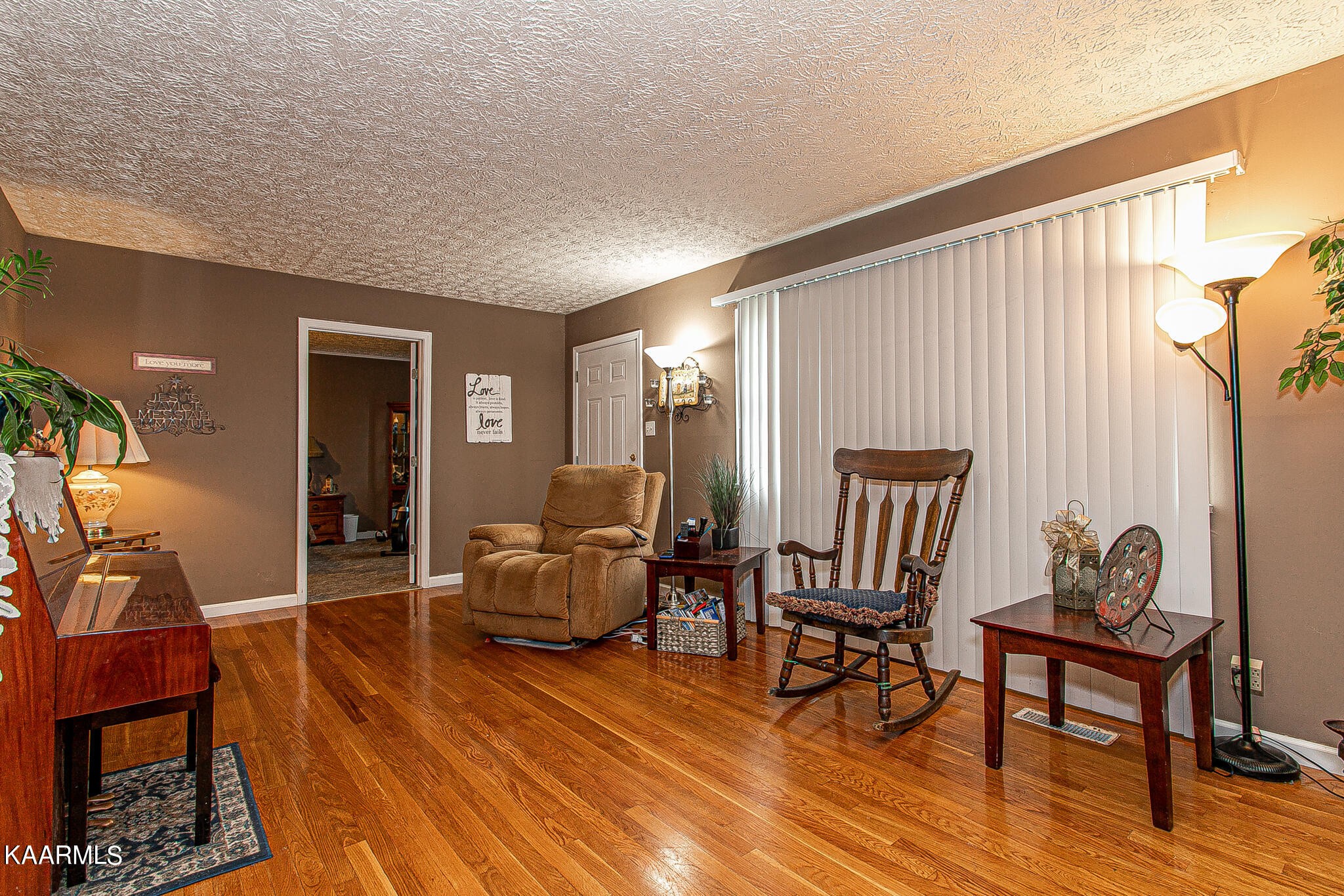 8012 Powell Heights Road Powell, TN 37849 - Photo 4 of 25 Gallery Image 4