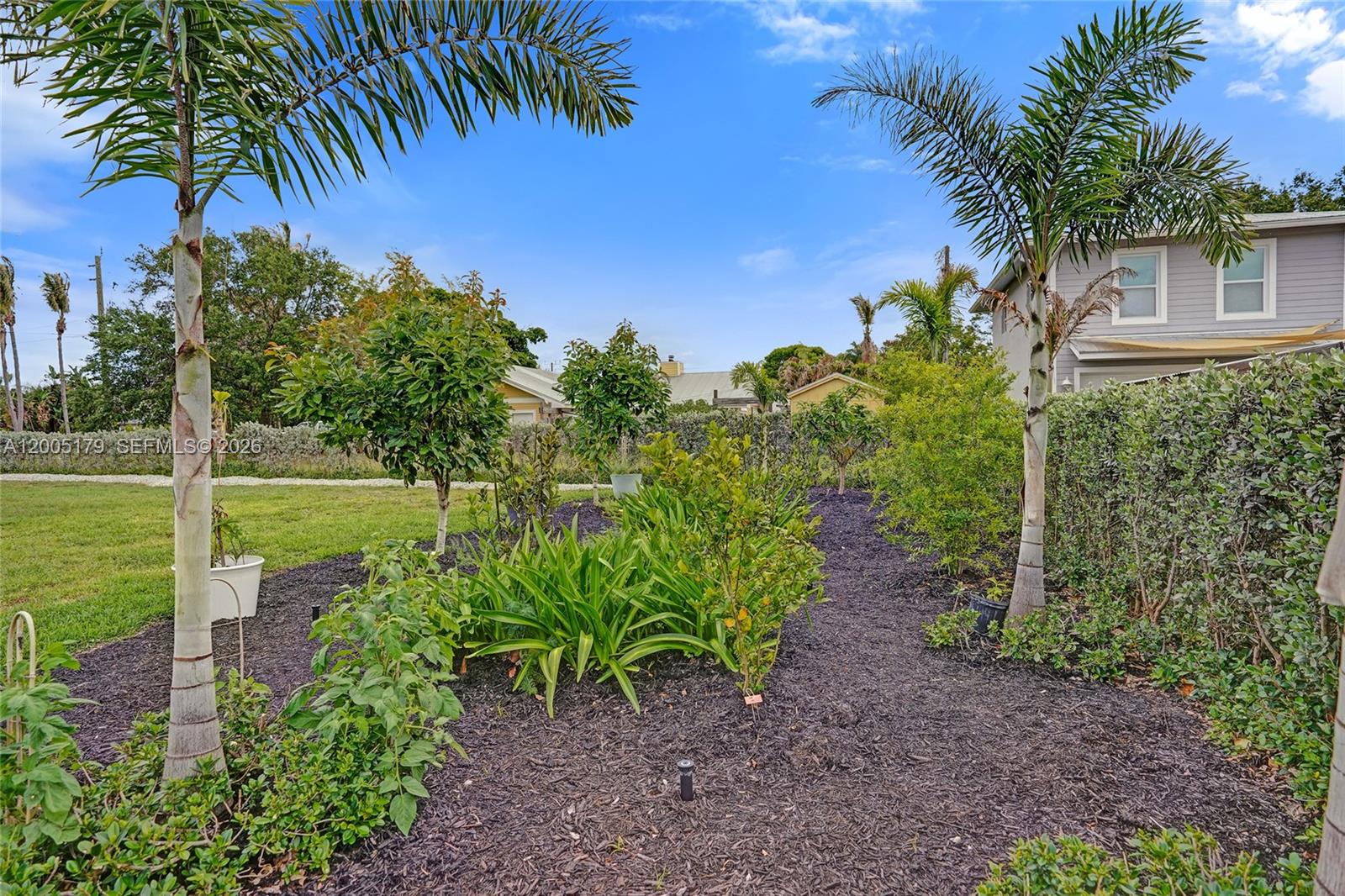 4648 Southeast Binnacle Way Stuart, FL 34997 - Photo 58 of 80 Garden