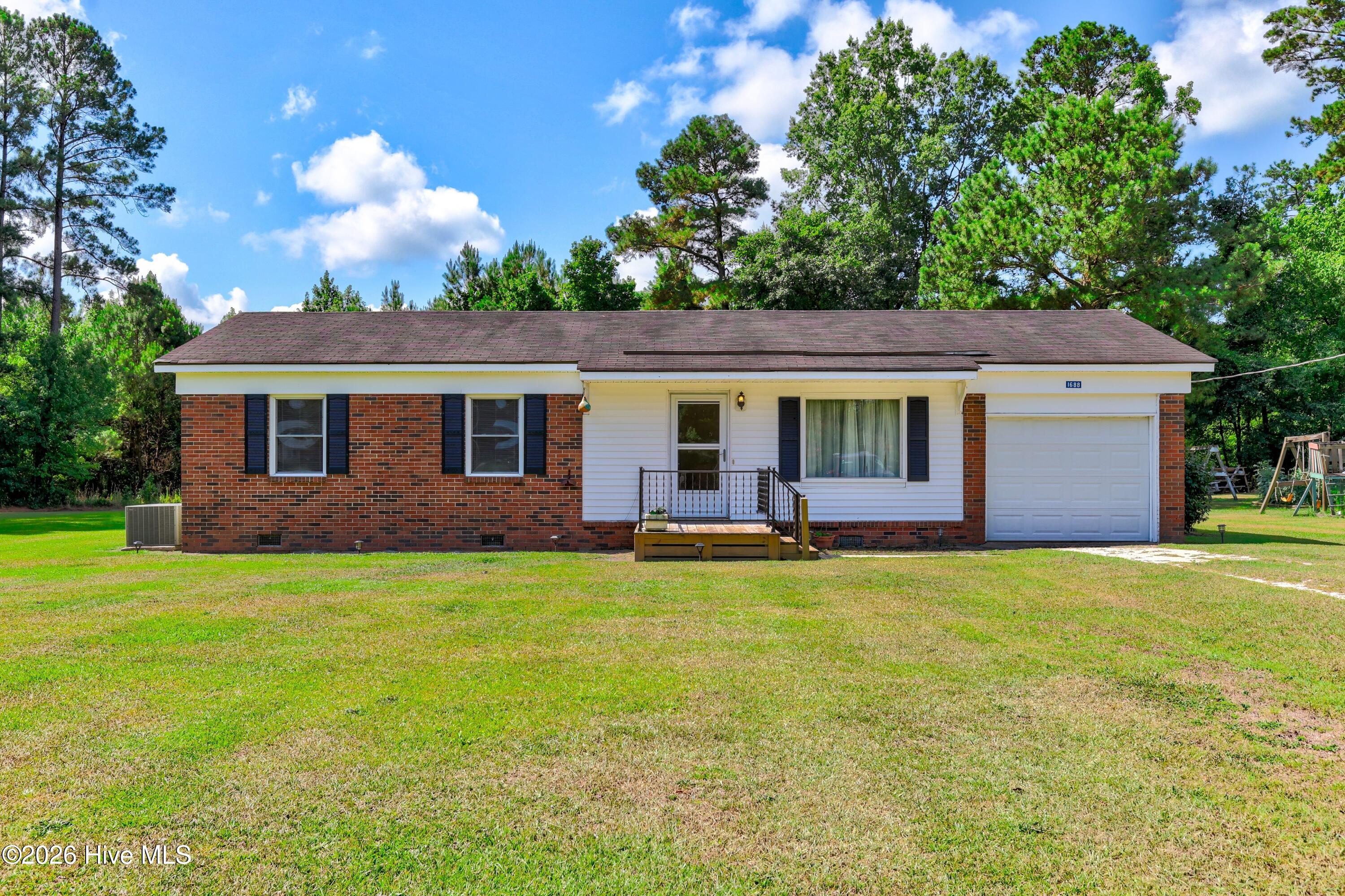 1688 West Wards Bridge Road Kenansville, NC 28349 - Photo 1 of 30
