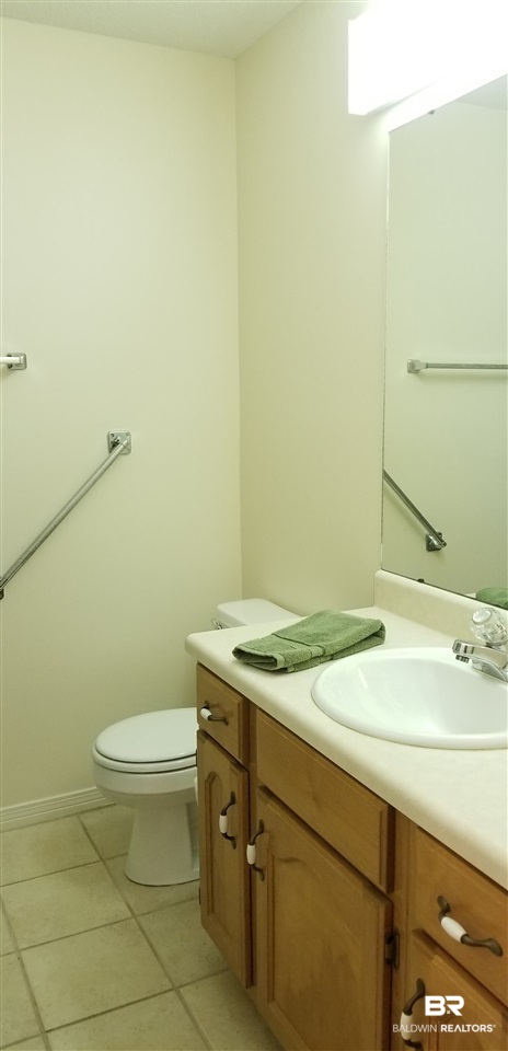 20086 Pecan Trace Fairhope, AL 36532 - Photo 24 of 44 Guest Bathroom