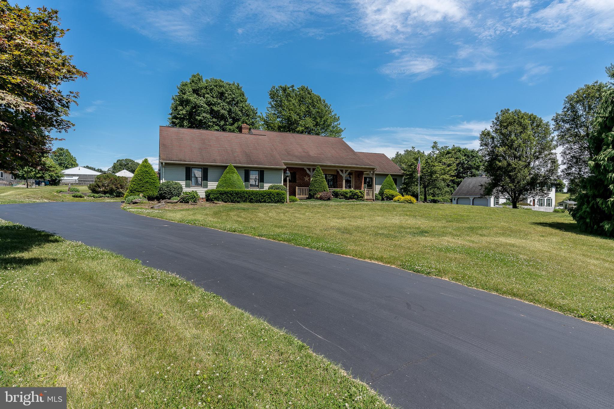 13 Church Road Lancaster, PA 17603 - Photo 3 of 41
