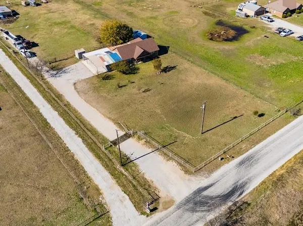 $379,900 | 792 County Road 4213, Decatur, TX 76234